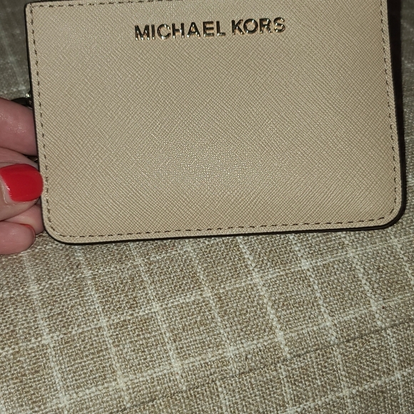 Michael Kors purse and matching wallet - Picture 1 of 8